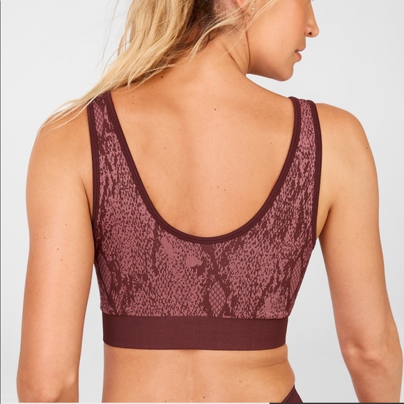 Fabletics Kamilia Seamless Sports Bra and Crop Top Set - Picture 2 of 10